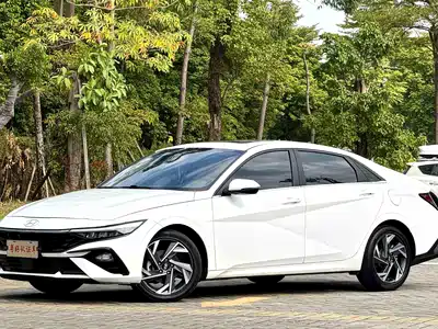 Hyundai Elantra 2024