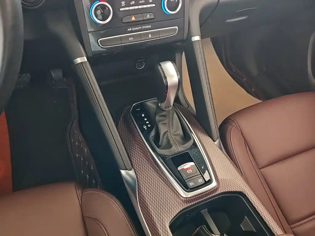 Renault Koleos 2018 — фото 14