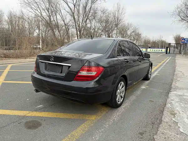 Mercedes-Benz C-Class 2011