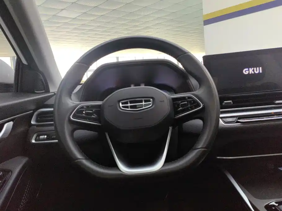 Geely Emgrand 2021 — фото 15