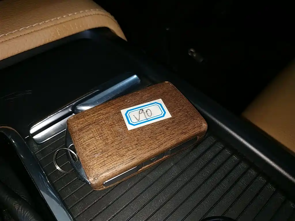 Volvo V90 2019 — фото 9