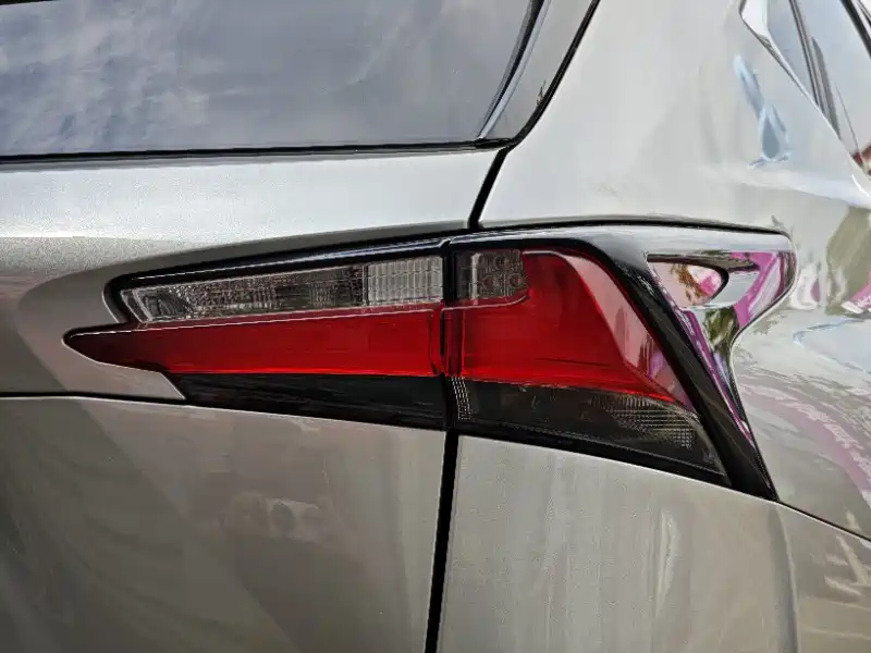 Lexus NX 2016 — фото 12
