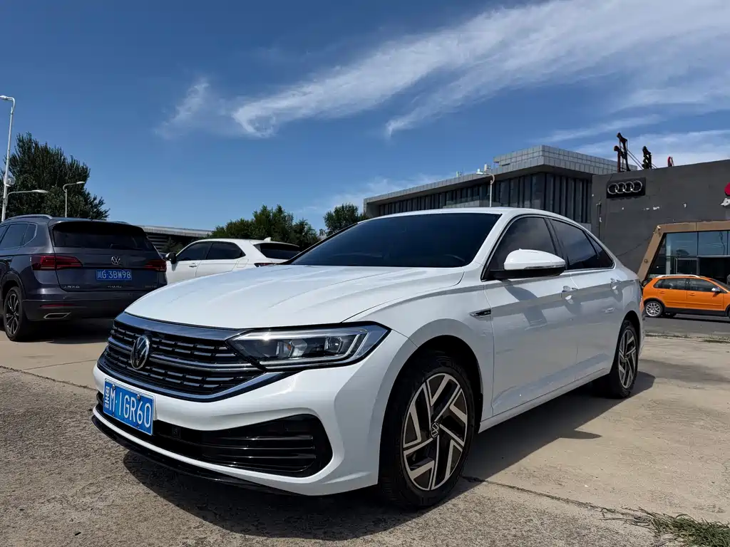 Volkswagen Sagitar 2023