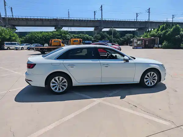 Audi A4L 2019