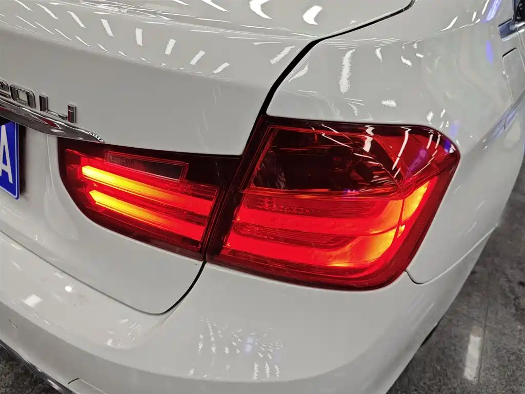BMW 3 Series 2015 — фото 24