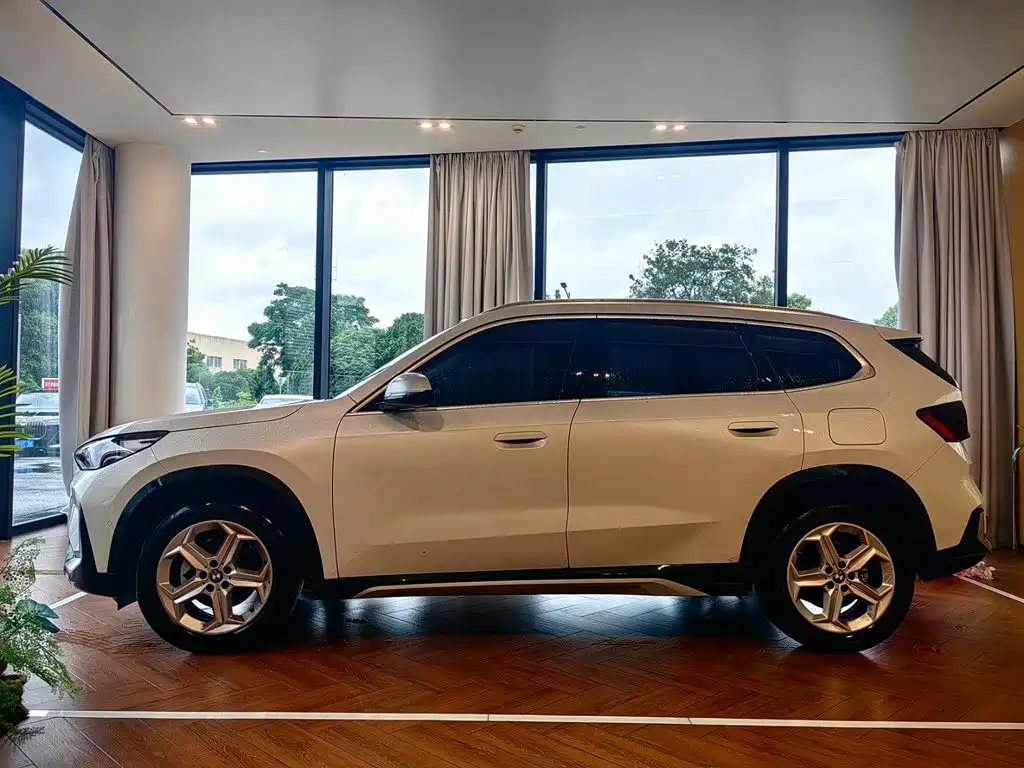 BMW X1 2024 — фото 3