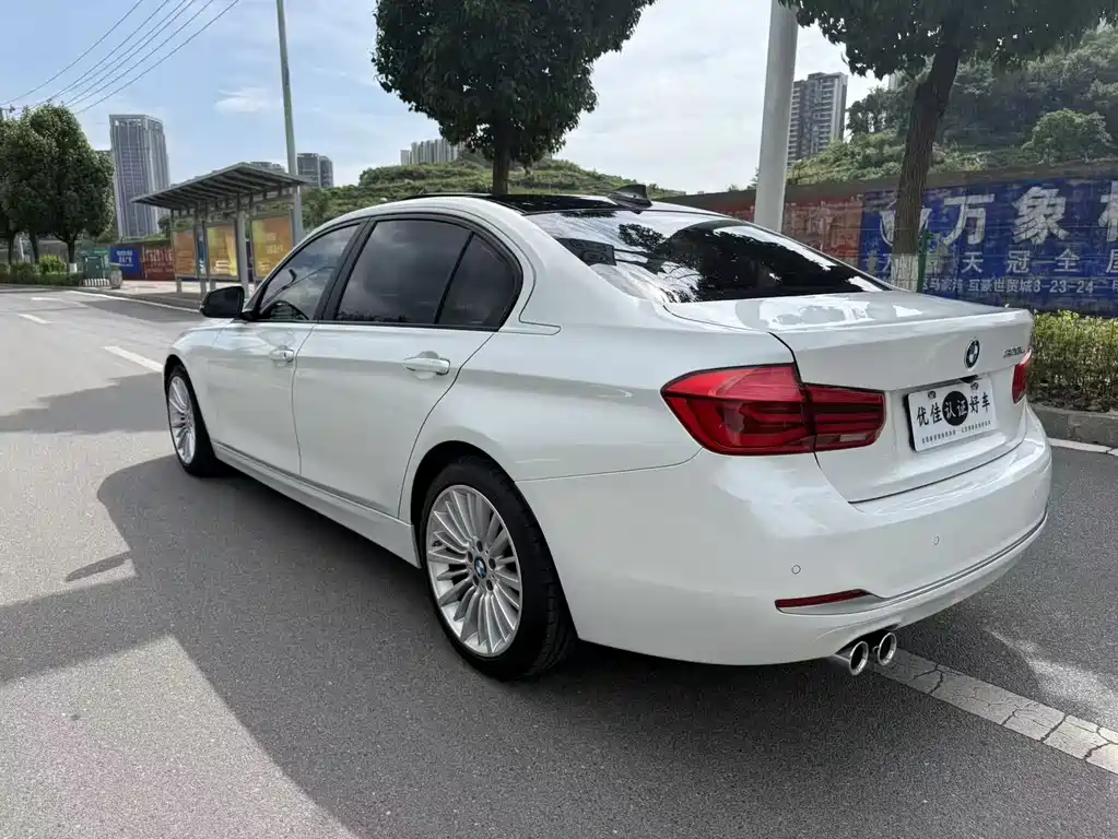 BMW 3 Series 2018 — фото 10