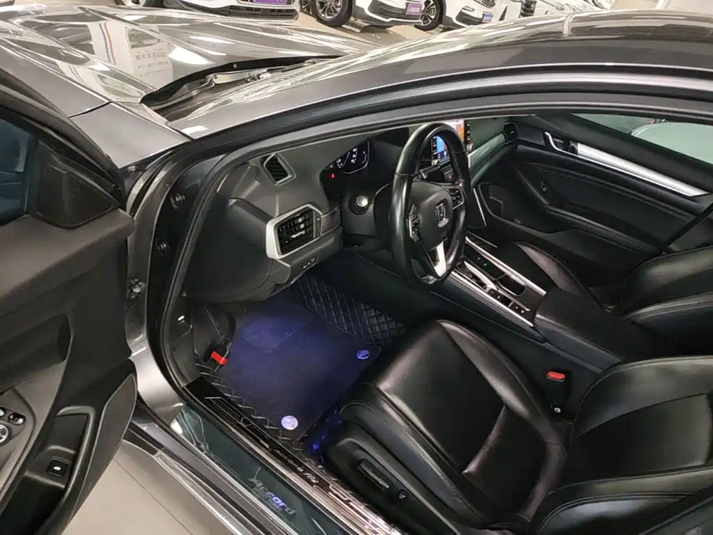 Honda Accord 2020 — фото 16