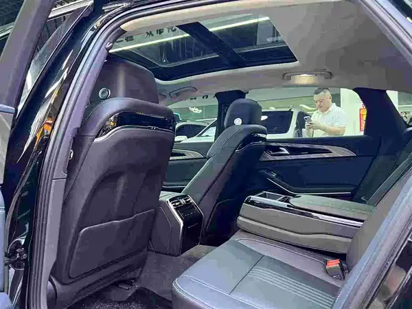 Hongqi H9 2020