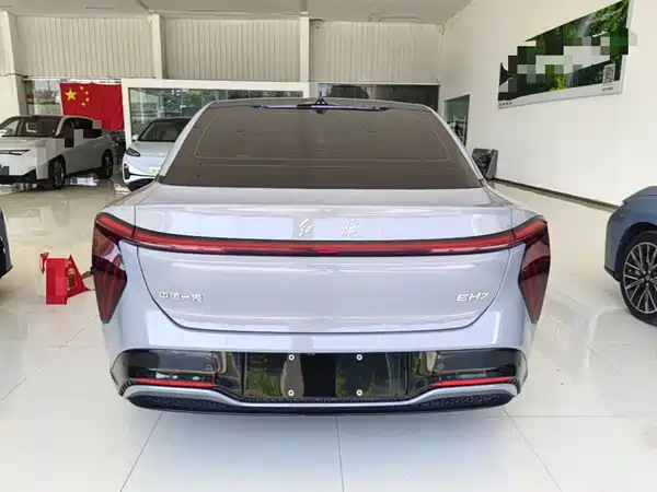 Hongqi EH7 2025