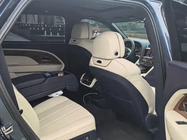 Bentley Bentayga 2024