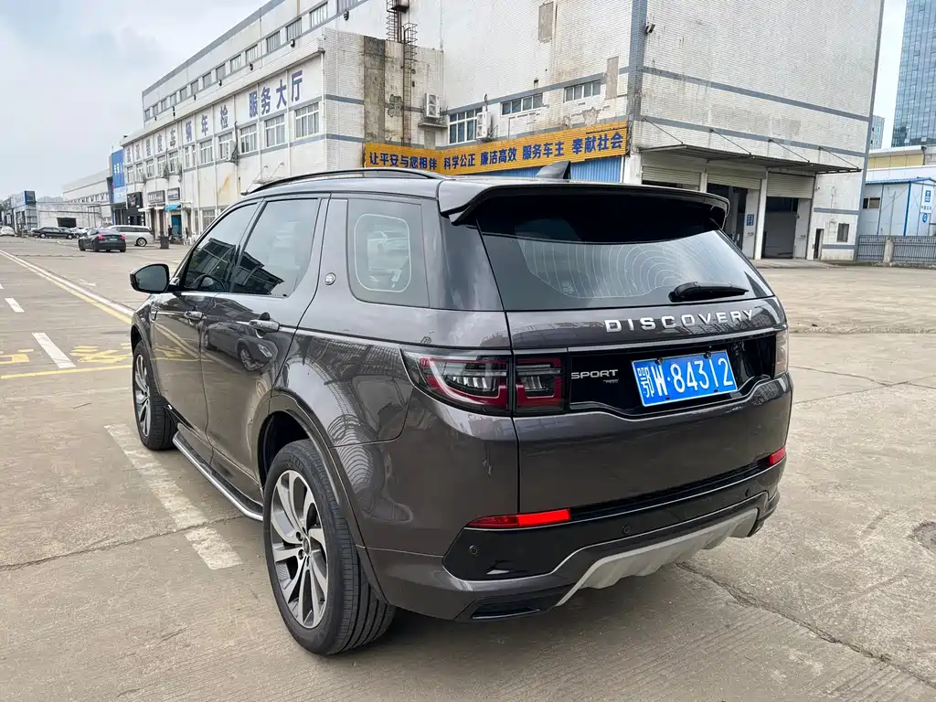 Land Rover Discovery Sport 2023 — фото 20