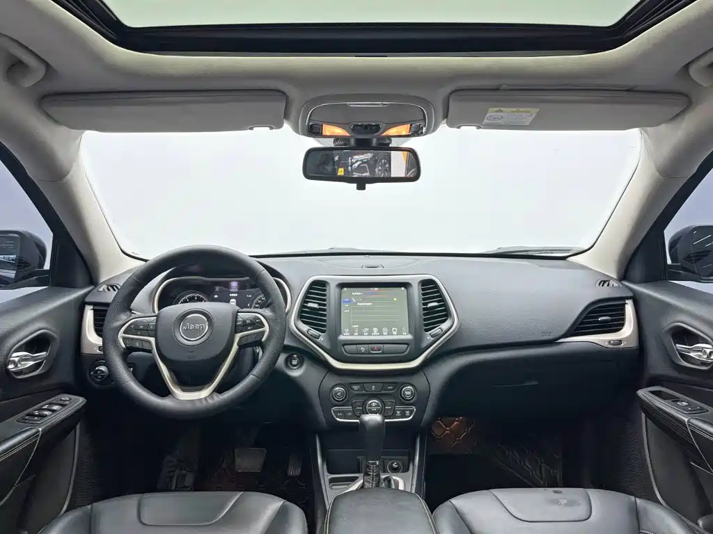 Jeep Cherokee 2017 — фото 22