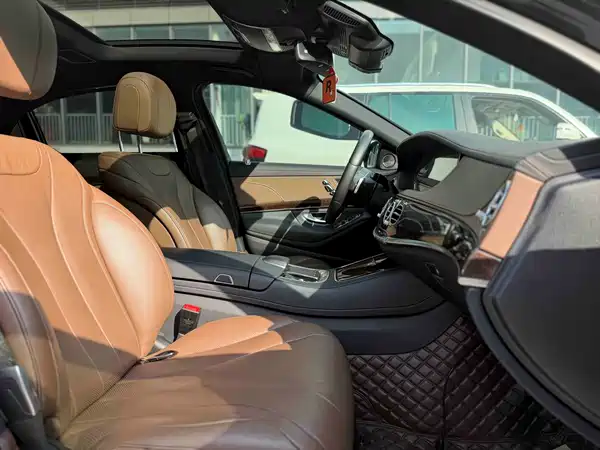 Mercedes-Benz S-Class 2020