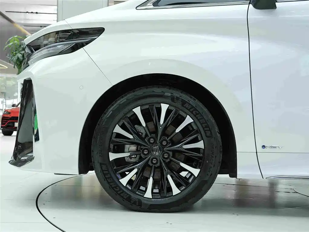 Toyota Vellfire 2023 — фото 24