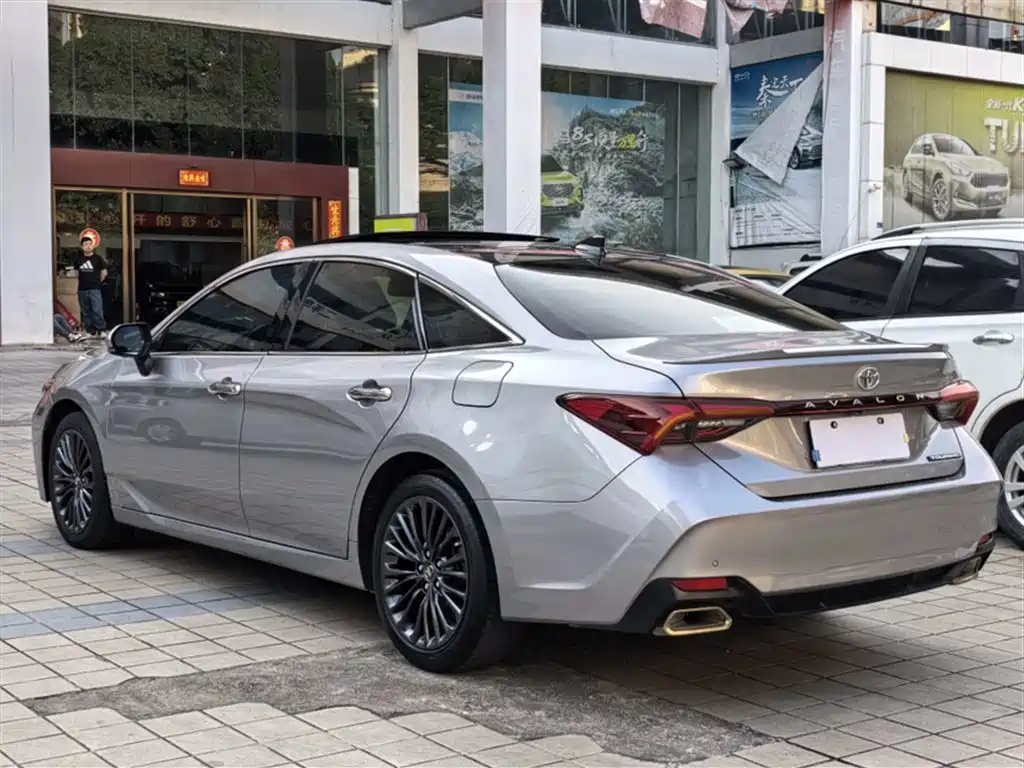 Toyota Avalon 2019 — фото 8