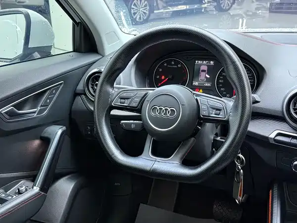 Audi Q2L 2023