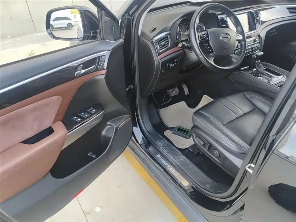GAC Motor Trumpchi GS8 2018 — фото 16