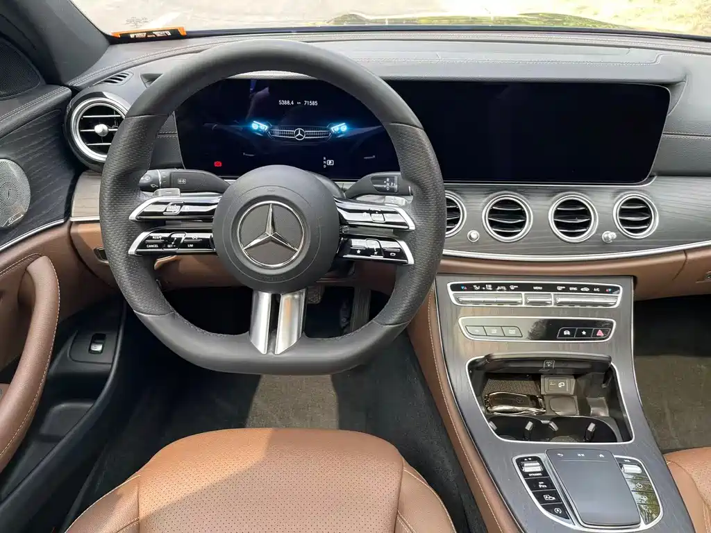 Mercedes-Benz E-Class 2021 — фото 11