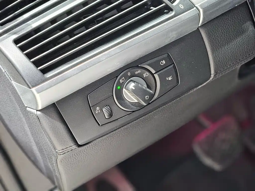 BMW X6 M 2010 — фото 20