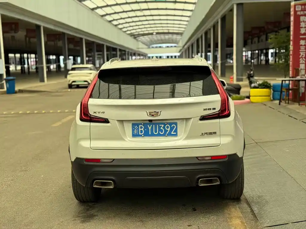 Cadillac XT4 2022 — фото 9