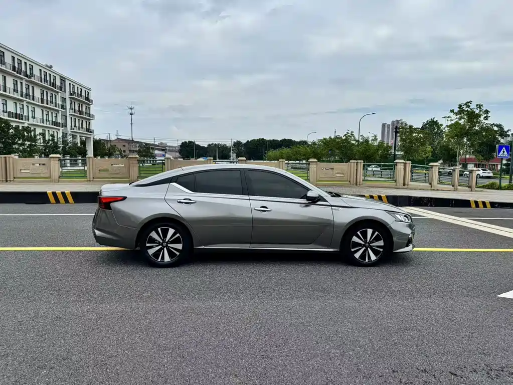 Nissan Teana 2022
