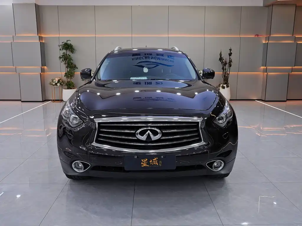 Infiniti QX70 2014 — фото 4