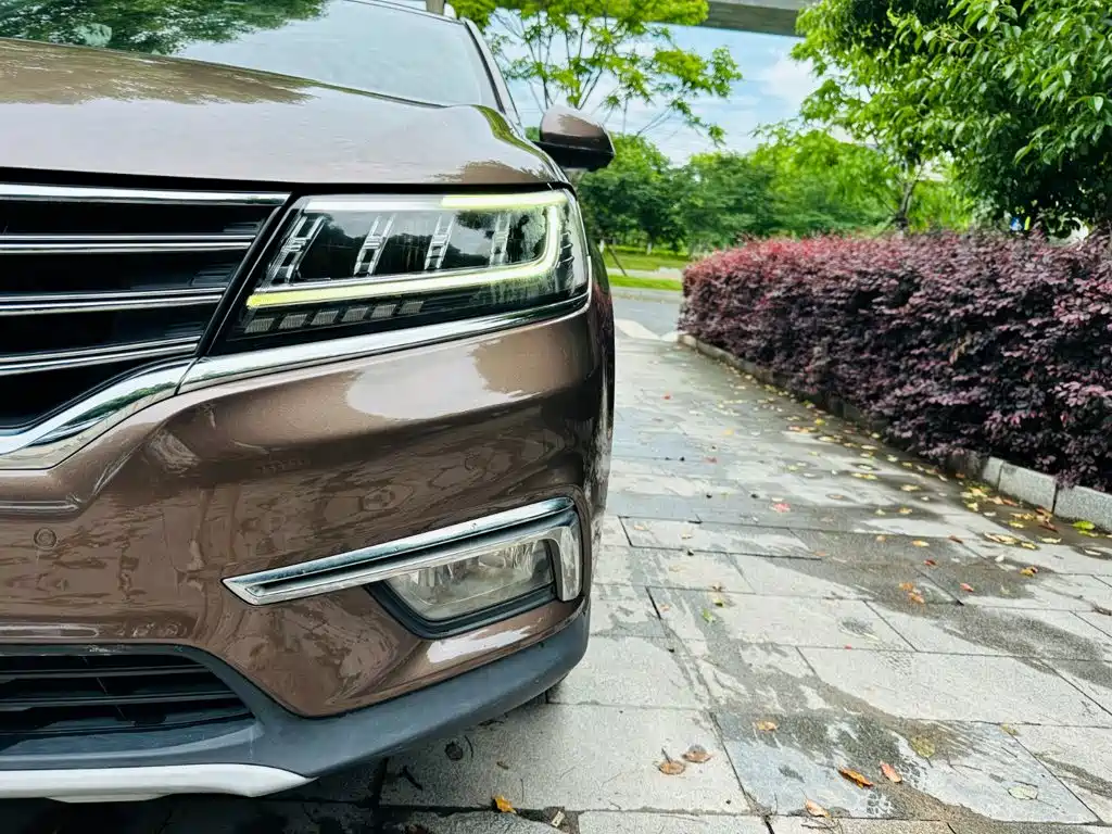 Roewe RX5 2018 — фото 15