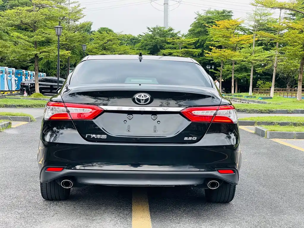 Toyota Camry 2021 — фото 5