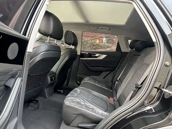 Hongqi HS5 2022