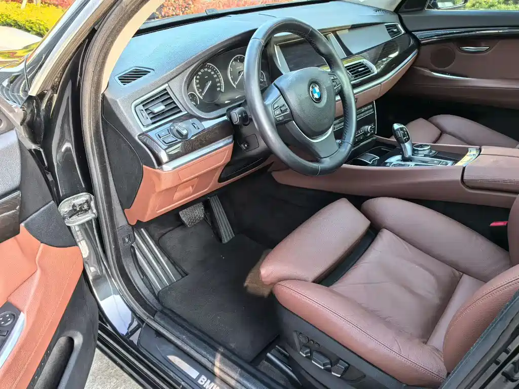 BMW 5 Series GT 2013 — фото 3