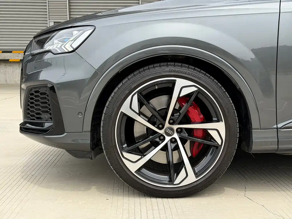 Audi SQ7 2024 — фото 21