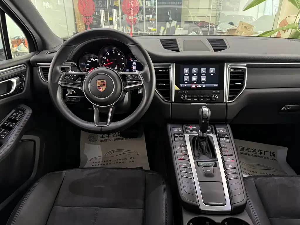 Porsche Macan 2017 — фото 10