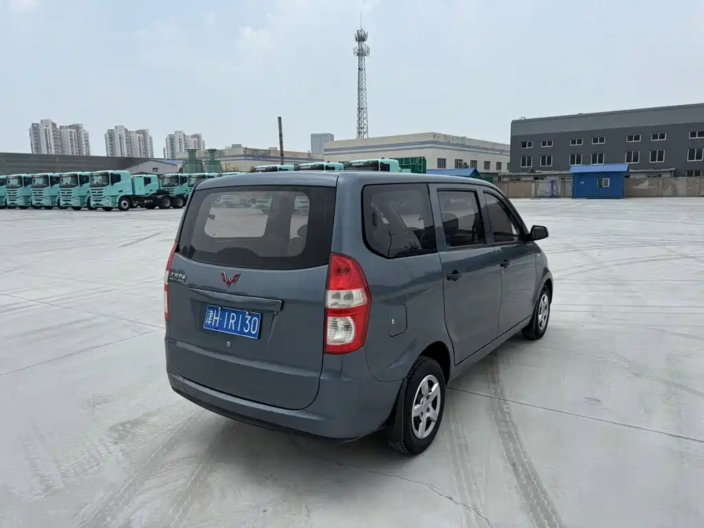 Wuling Hongguang 2014