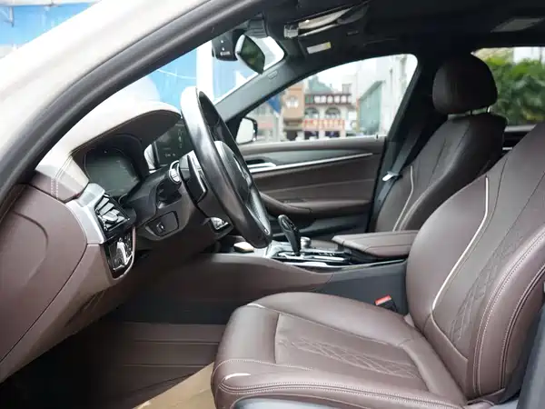 BMW 5 Series 2023