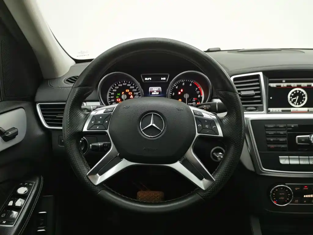 Mercedes-Benz GL-Class 2015 — фото 11