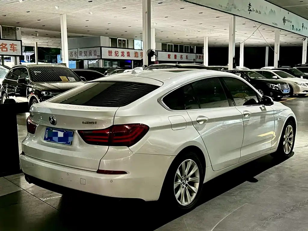 BMW 5 Series GT 2017 — фото 8