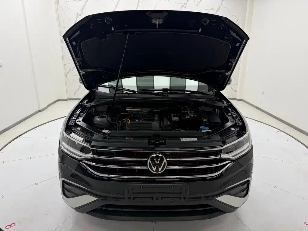 Volkswagen Tiguan L 2023 — фото 9
