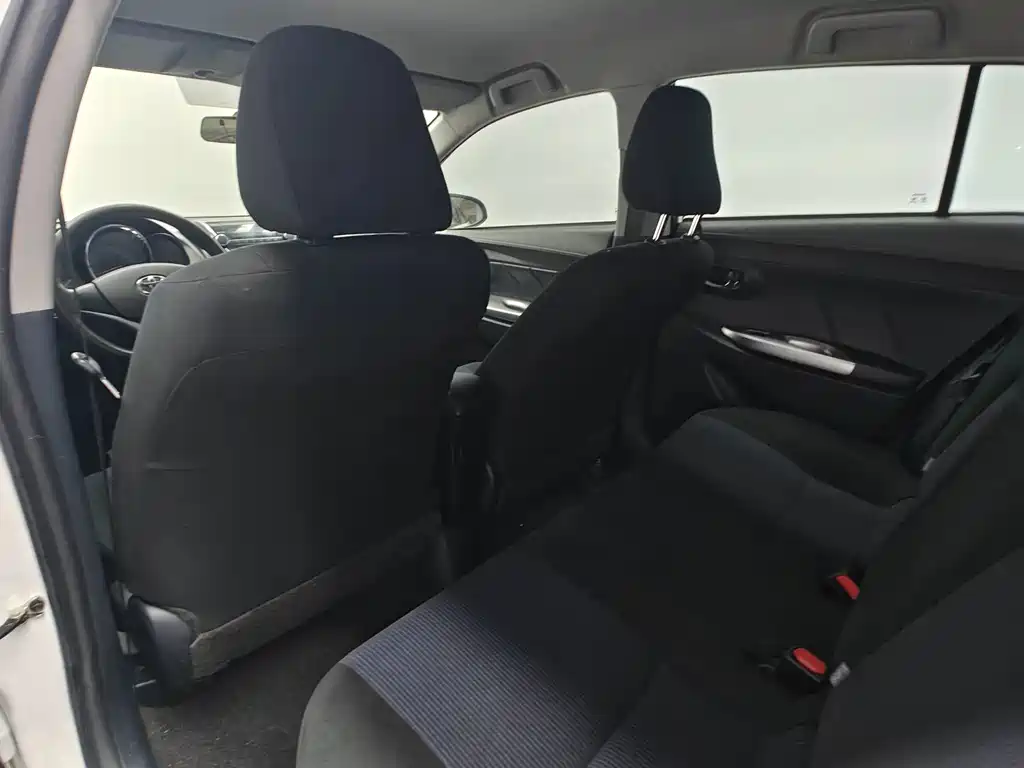 Toyota Yaris L 2016 — фото 9