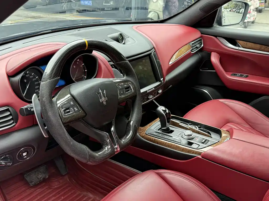 Maserati Levante 2018 — фото 6