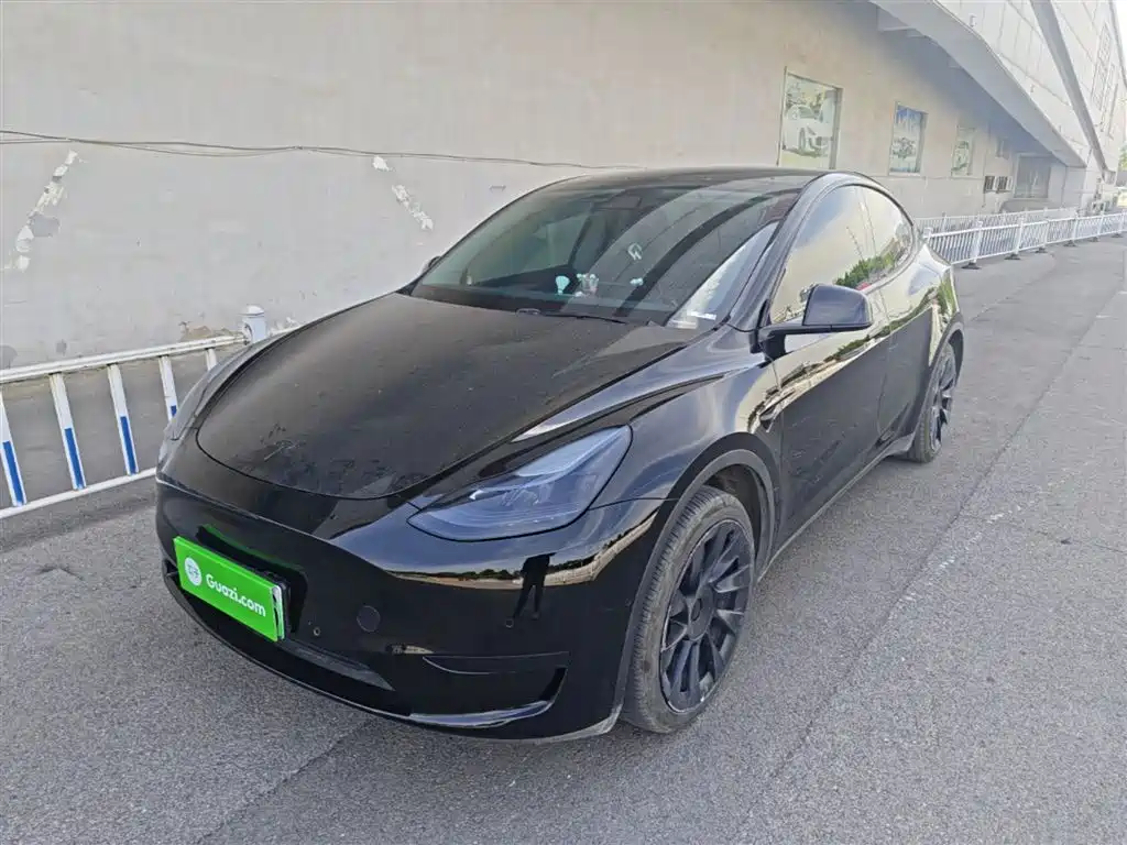 Tesla Model Y 2023 — фото 1