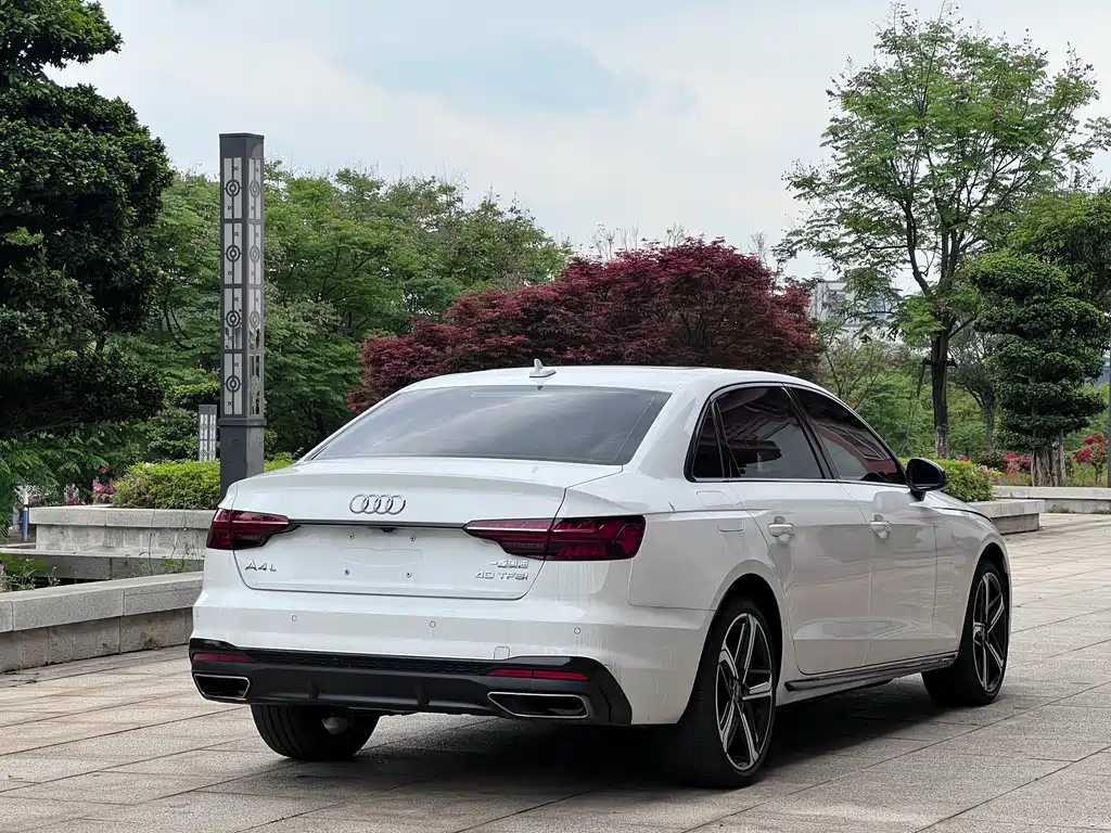 Audi A4L 2025