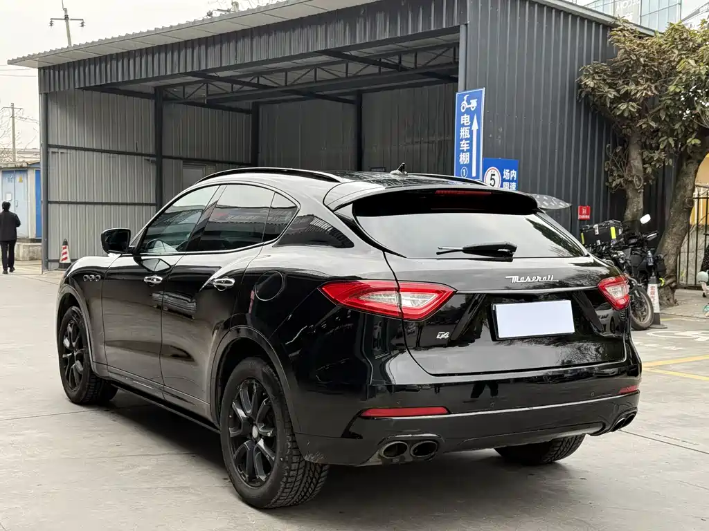Maserati Levante 2018 — фото 14