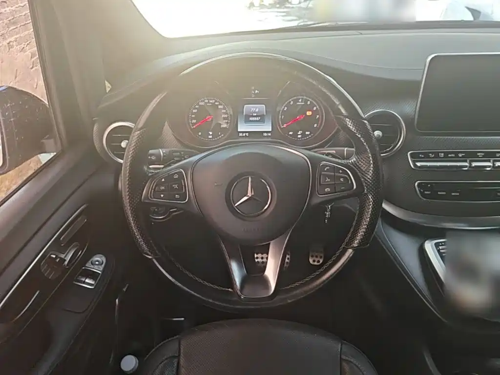 Mercedes-Benz V-Class 2019 — фото 11