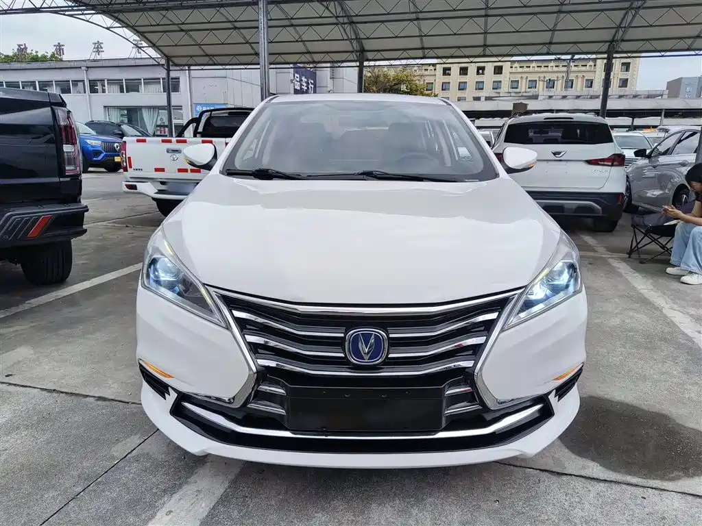 Changan Eado DT 2018 — фото 3