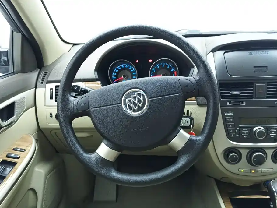 Buick Excelle 2016 — фото 15