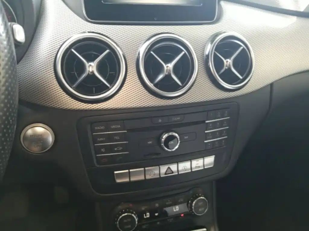 Mercedes-Benz B-Class 2015 — фото 13