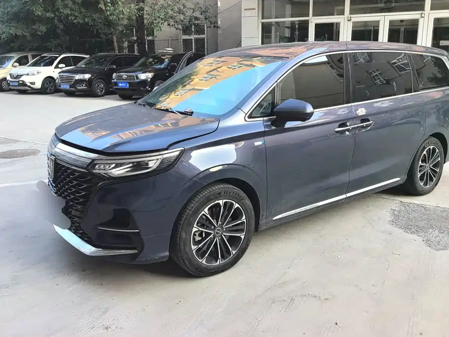 Roewe iMAX8 2020 — фото 1