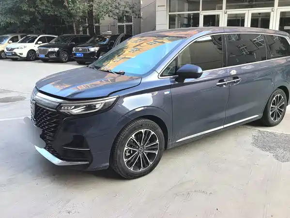 Roewe iMAX8 2020