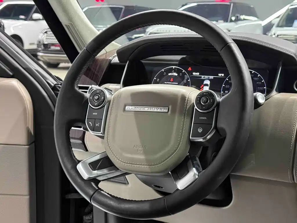 Land Rover Range Rover 2018 — фото 12